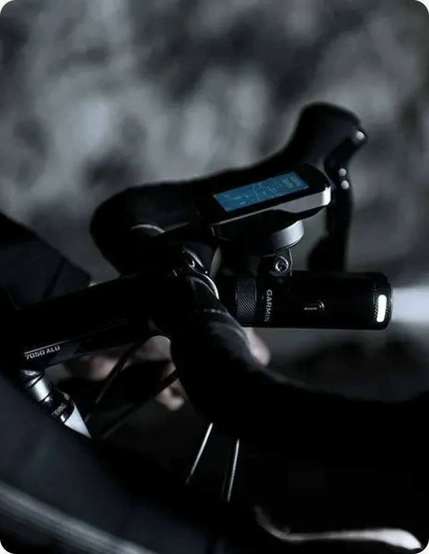 Garmin Varia UT800 mounted on handlebars